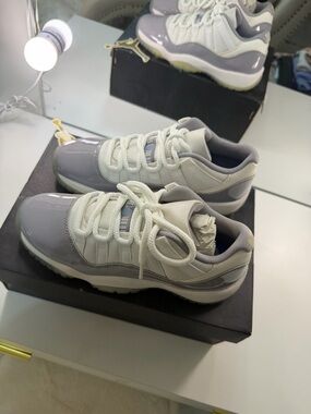 Jordan 11’s jubilee Low-Top Sneakers in Grey and White